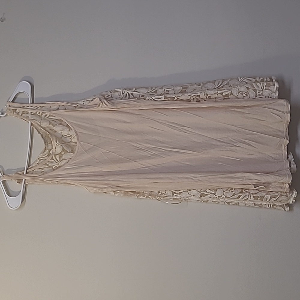 Free People Beige Lace Top used good condition.‎ - Picture 8 of 12